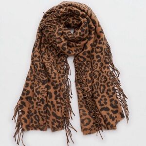 LIKE NEW Aerie printed lightweight scarf